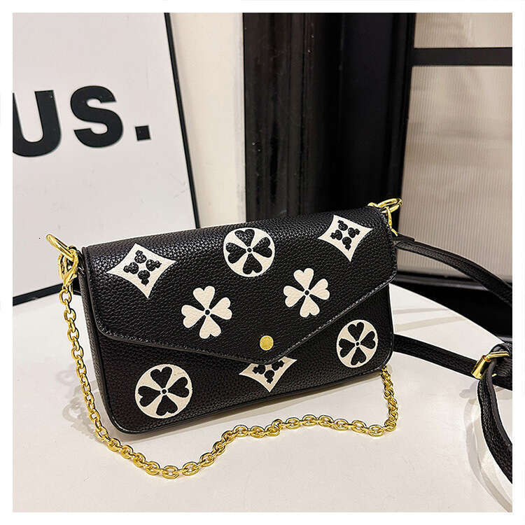 Designer bag 2025 Chain for Women High-end Small Fashion Envelope Single Shoulder Underarm Three-in-One Women's Bag