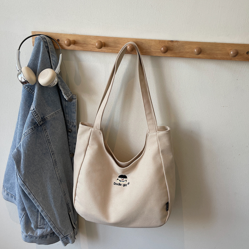 Summer women's fashionable large capacity synthetic leather handbag, casual simple classic work shoulder bag, popular student fashion crossbody b