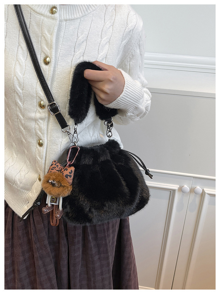 TEROUYE Winter New Women's Plush Bag Fashion Simple Solid Color Bucket Bag Korean style Niche Design Handbag Luxury