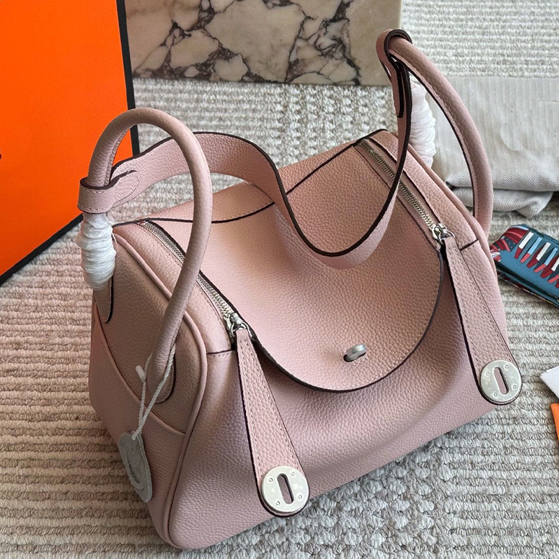 Luxury and fashionable designer bag with three shoulder straps. The widened shoulder strap design makes it more comfortable