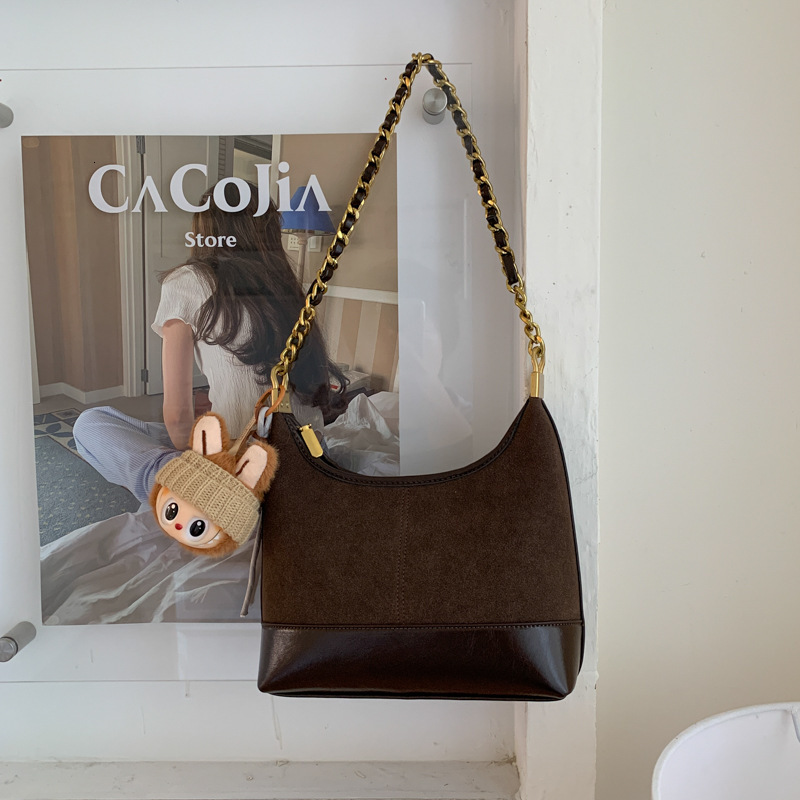 New Women's Large Capacity Bag Fashionable Suede Retro Single Shoulder Underarm Bag Simple Casual Handheld Bucket Bag Trendy Designer Bag