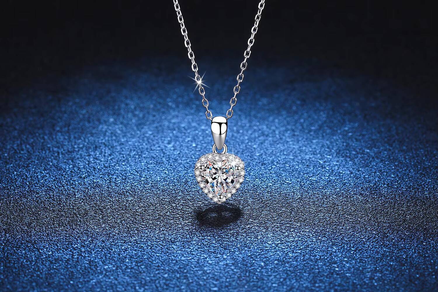 1 Karat D Moissanite Necklace With Female Love Alien Pendant S925 Sterling Silver Pt950 Diamond Plated Gift Jewelry