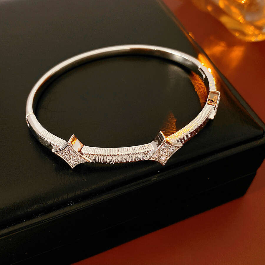 Designer luxury bangle Real Gold Plated Zircon Starburst shine Fashionable Light High-end Bracelet Design Sense Niche Versatile Jewelry