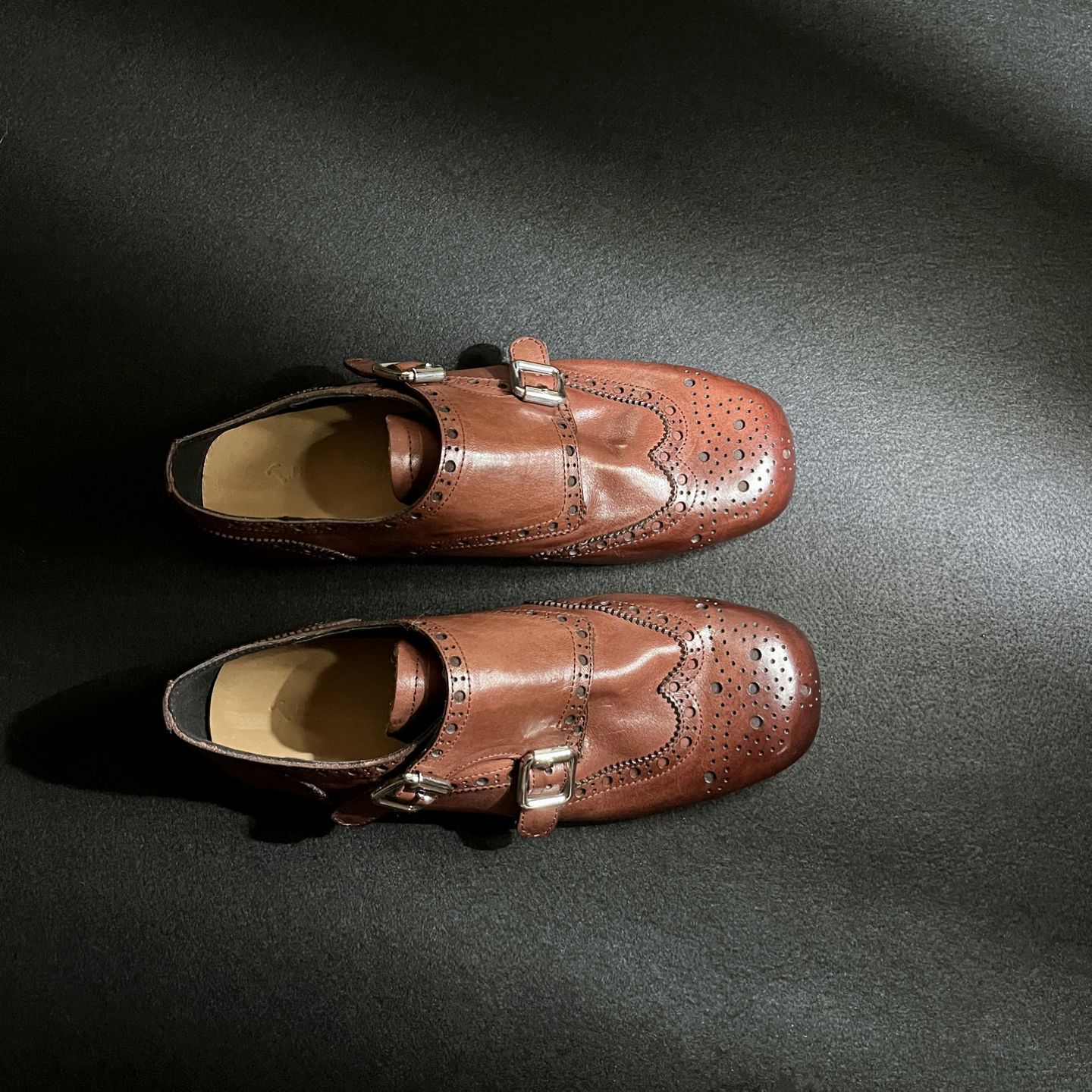 Retro leather hand-carved small leather shoes 2025 new British-style double-buckle single shoes are comfortable and increase the height of loafers for