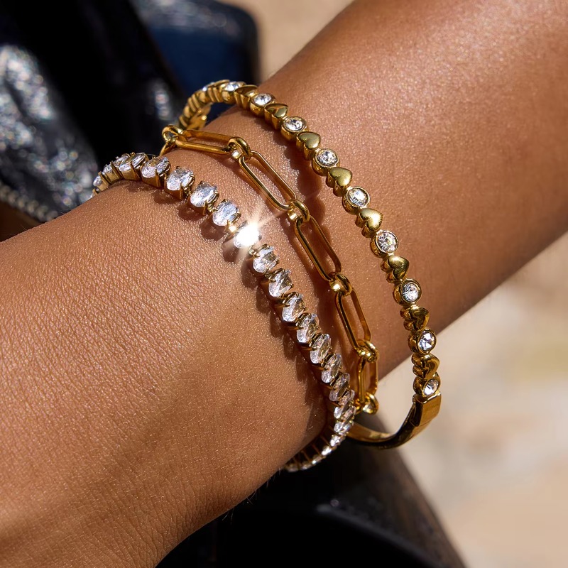 Elegant Ladies 18K Gold Plated Paperclip Chain Bracelet Zircon Bracelet Adjustable Stackable for Classic and Trendy Looks