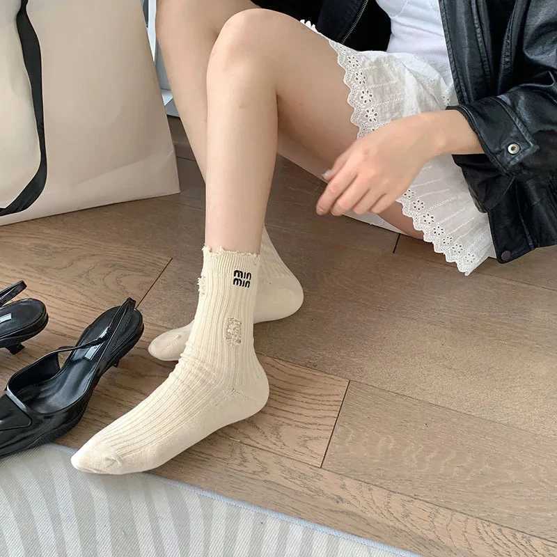 Trendy Street Broken Hole Style Cotton Socks Women Medium Tube Letters Embroidery Calf Socks HipHop Sox Harajuku R251030