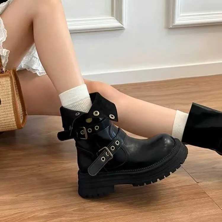 2025 New Women Boots Heightened Thicksoled Boots Fashionable Women Shoes Fashionable Sexy Punk Optical Shoes Winter Boots 6961 Z251029