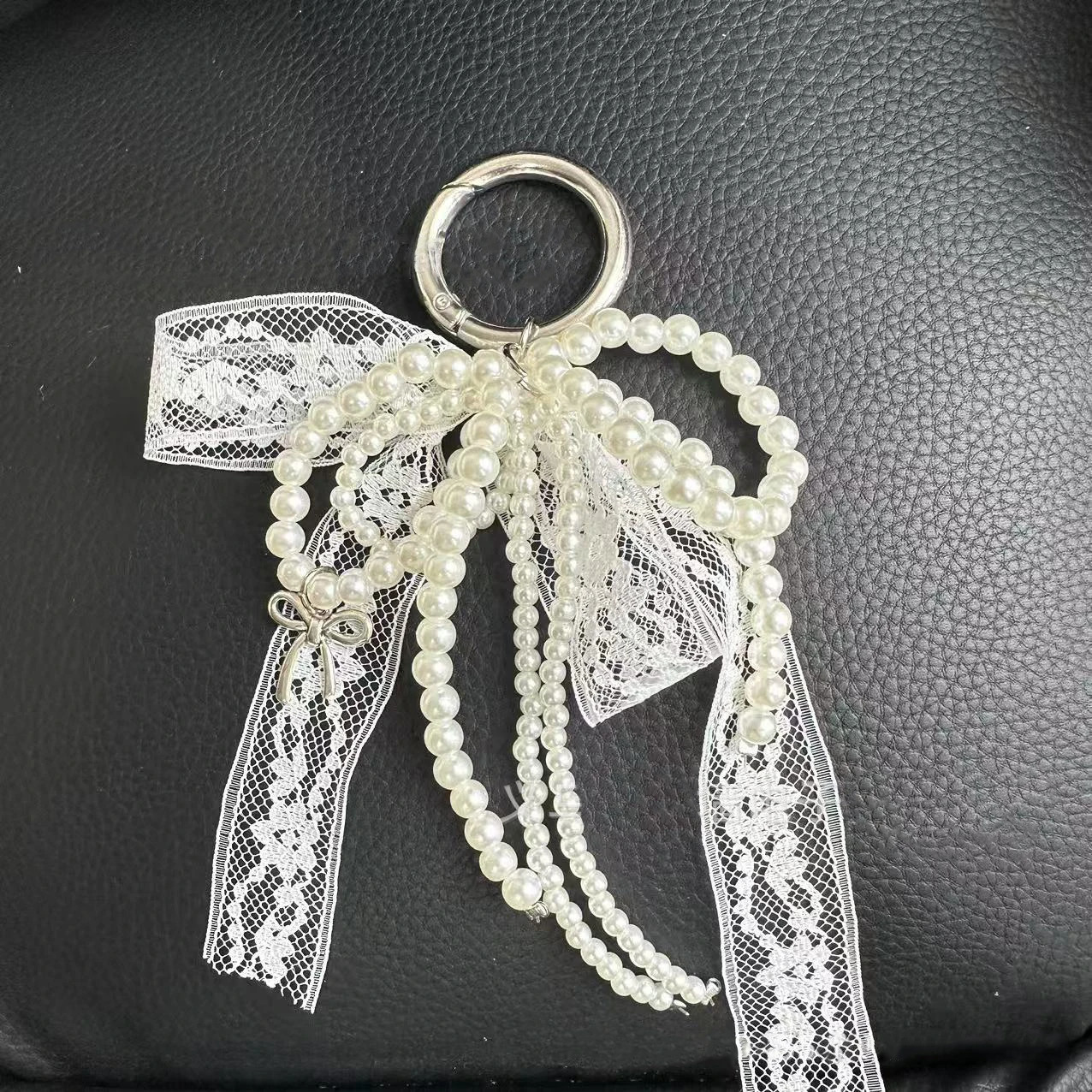 Sweet Handmade White Beaded Bowknot Lace Bag Charms Pendant Keychain Exquisite Backpack Keyring Decoration Fashion Accessories 251030