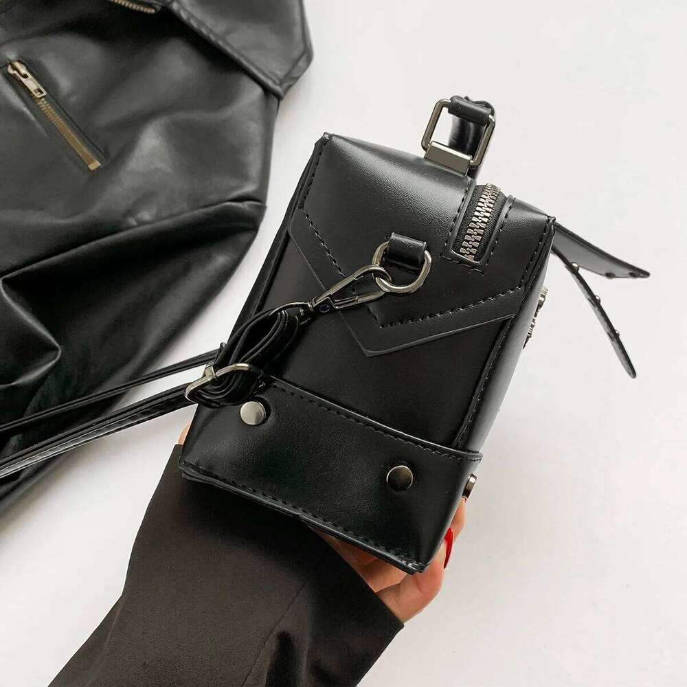 Niche design punk motorcycle style skull handbag, Halloween dark cool all-match solid color crossbody bag,