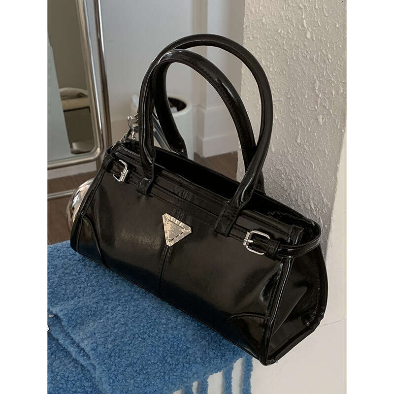 Designer bag Fashion Handbag for Women New Niche Design Single Shoulder Commuter Simple Versatile Crossbody Bag