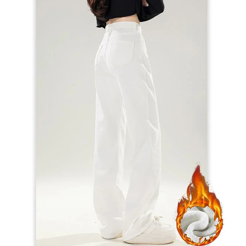 Winter Female Korean High Waist Plush Thermal Jeans Girls Snow Warm White Straight Leg Pants Lady Classic Fleece Denim Trousers 251029