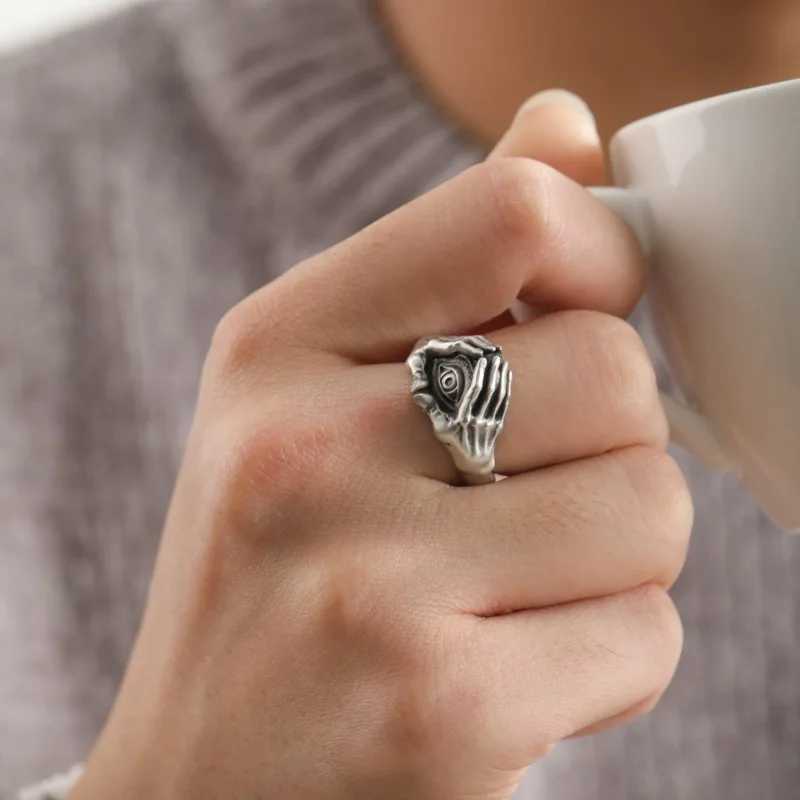 Retro Eclipsed Omnisigh Guardian Eye Hands Ring For Men Gothic Open Ring Silverplated Copper Jewelry Accessories Unisex GiftW251030