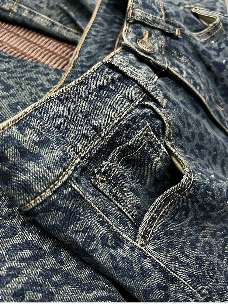 2025 Autumn Retro Leopard Print Diamond Wideleg Jeans Womens High Waist and Thin Floormopping Trousers 251029