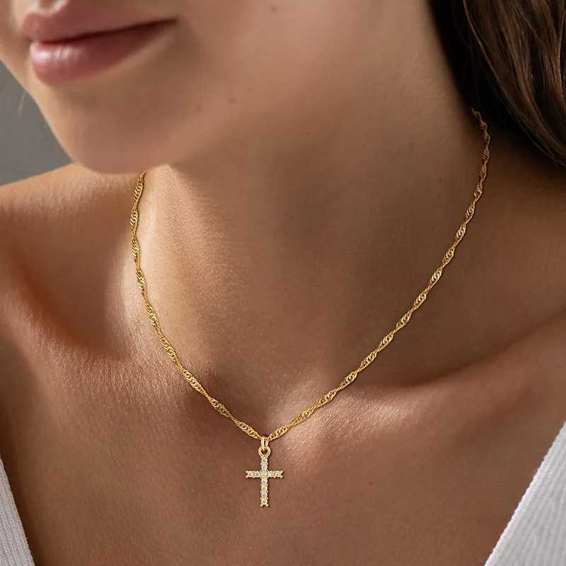 Minimalist Christian For Cross Necklace Women 18K Gold Plated Dainty Religious Jewelry Gift Trendy Non Tarnish WaterproofXJ251030