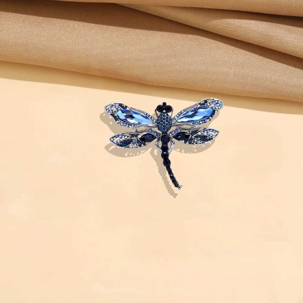 Diamond Dragonfly Brooch Universal Insect Alloy Corsage Pin Trendy Versatile Clothes Backpack Scarf Accessories Brooches Y251029