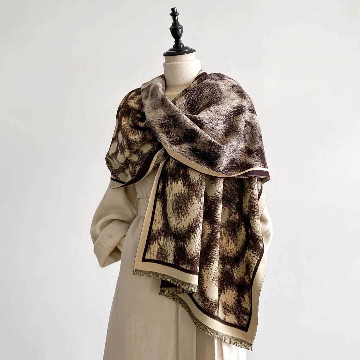 2025 Women Floral Print Scarf Winter Warm ShAWl and WrAP Bandana Female Foulard BlanketW251030