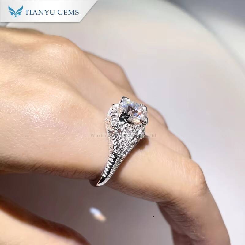 Tianyu Custom Platinum and White Gold Material Oec Cut Diamond Engagement Ring