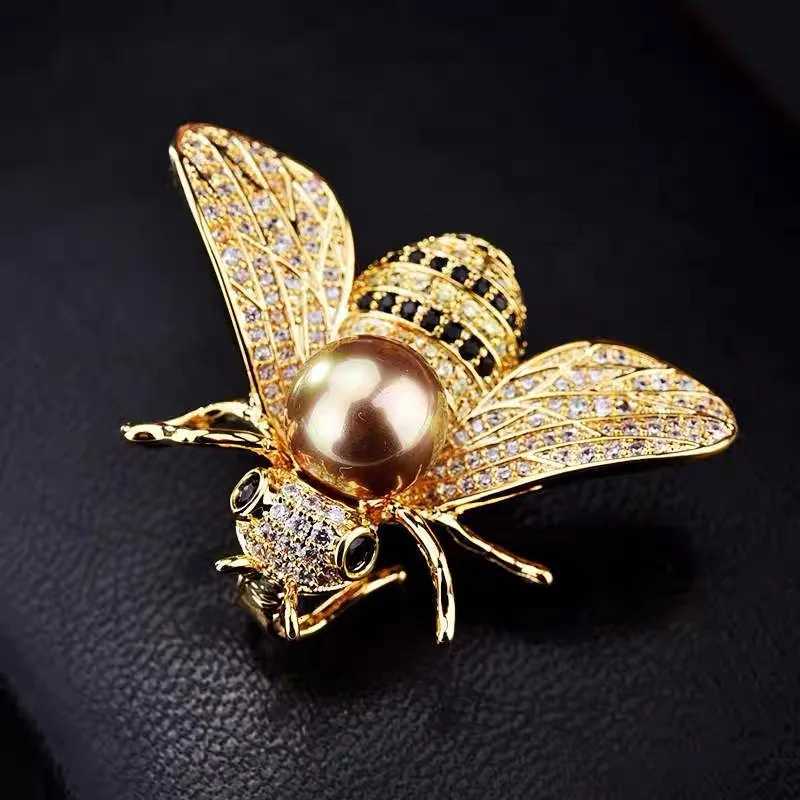 Brand Design Insect Series Brooch Women Men Delicate Little Bee Brooches Crystal Rhinestone Pin Brooch Jewelry Gifts For Girl Y251029