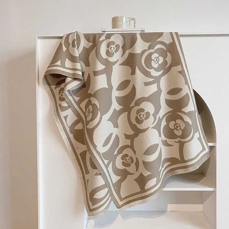 2025 New Fashion Brand Flowers Scarf for Women Warmer Winter Print Scarves ShAWls Female Thick Blanket WrAPs FoularDW251030
