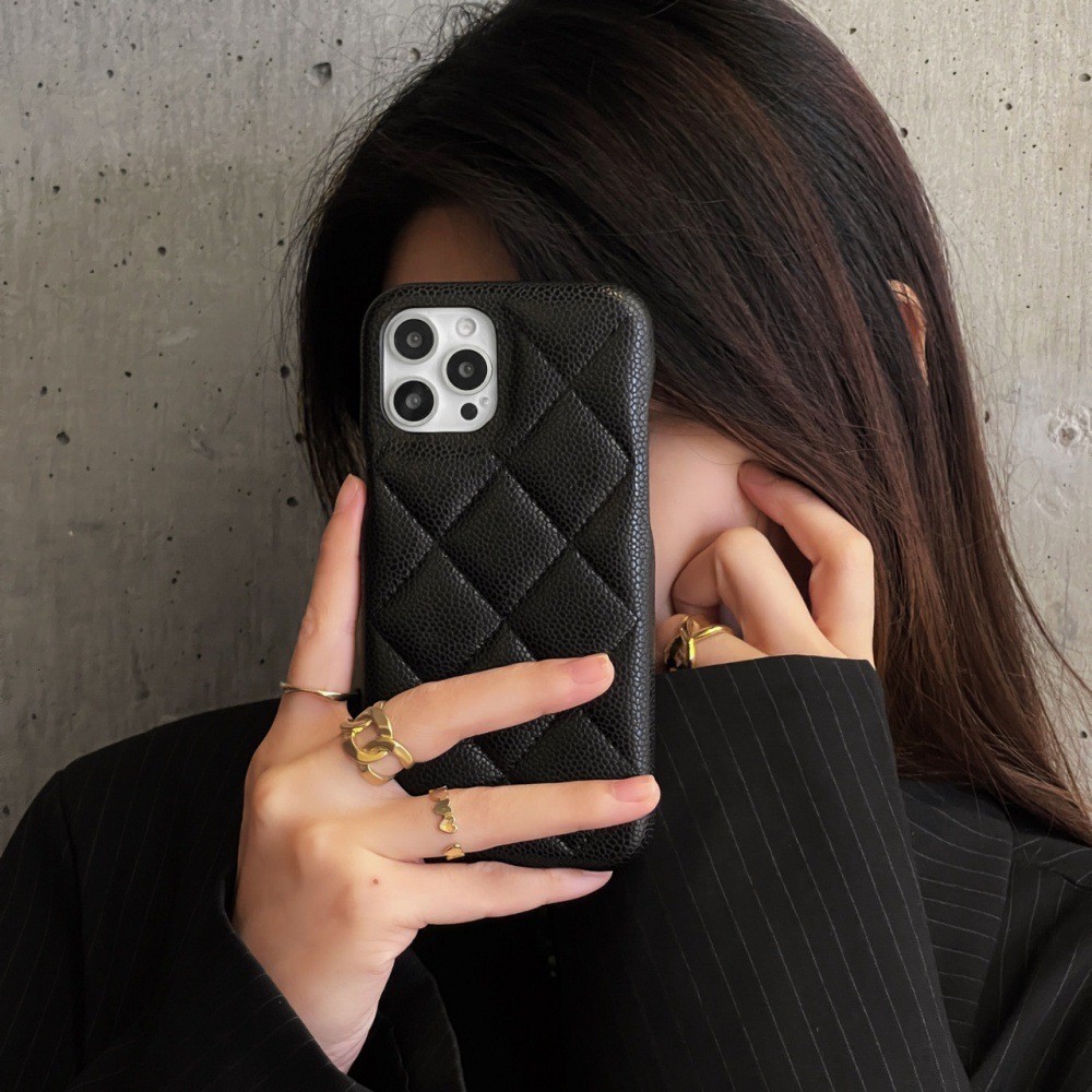 Bowknot Heart Pendant Solid Color Quilted Pattern Phone Case Compatible with iPhone 17/16 Pro 15 Simple