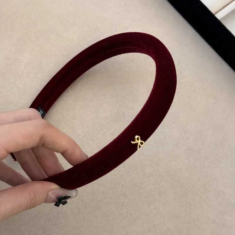Korean autumn winter atmosphere headband womens 2024 new high cranial top velvet headband high sense retro hair accessories D260326