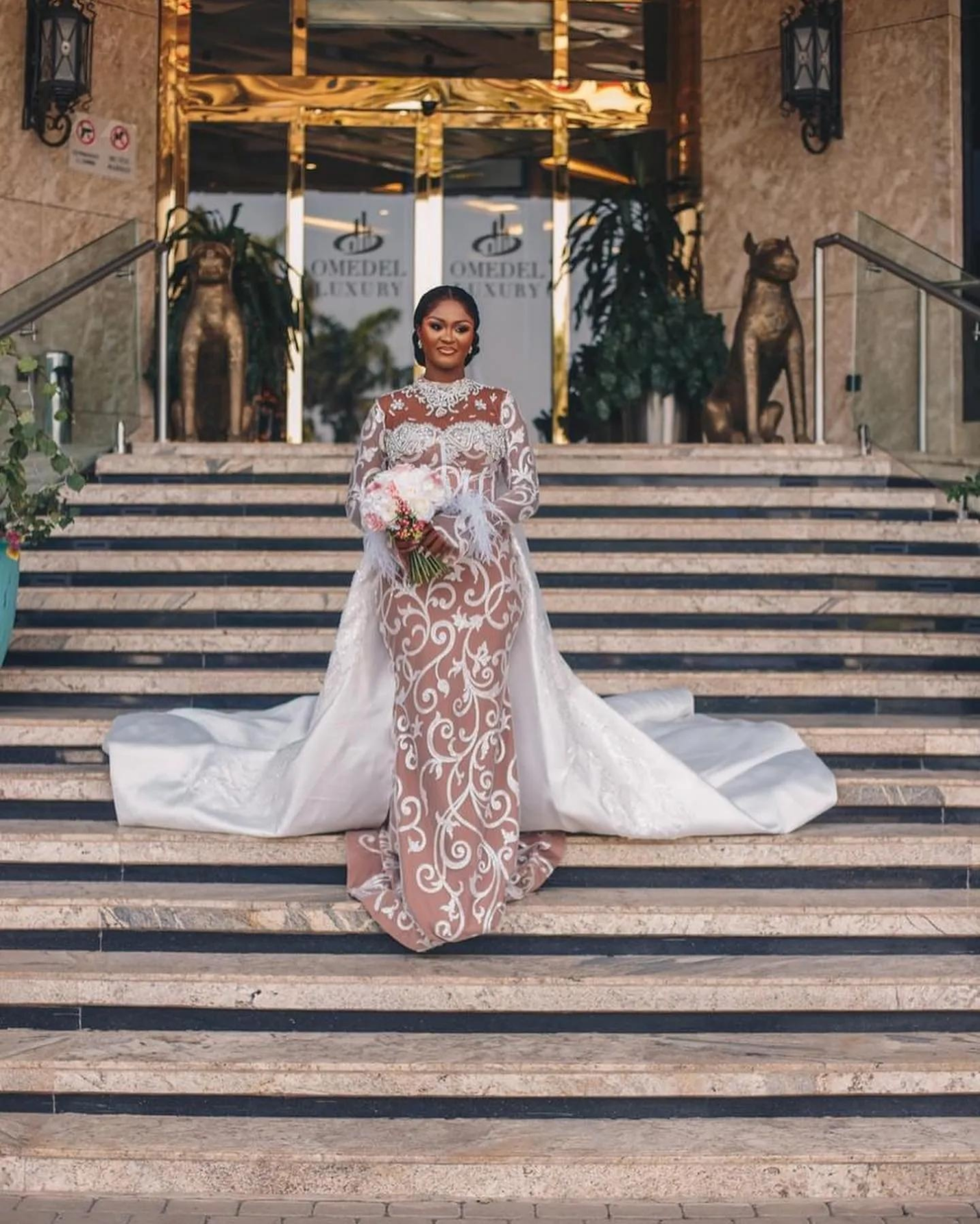 Mermaid Wedding Dresses Ivory Illusion Lace Beaded Crystals Detachable Train Bridal Gowns Dress