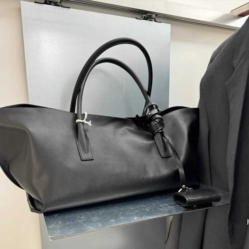 Designer bag Fi Luxury Wens Tote Bag Large Capacity Simple Versatile Designer Handbag Highquality Texture Shoder Bag Underarm Bag Y251029