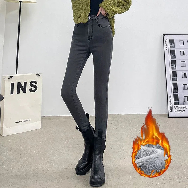 Winter Women Chic Fleece Thermal High Waist Jeans Lady Snow Warm Plush Denim Pants Girls Classic Fashion Straight Leg Trousers 251029