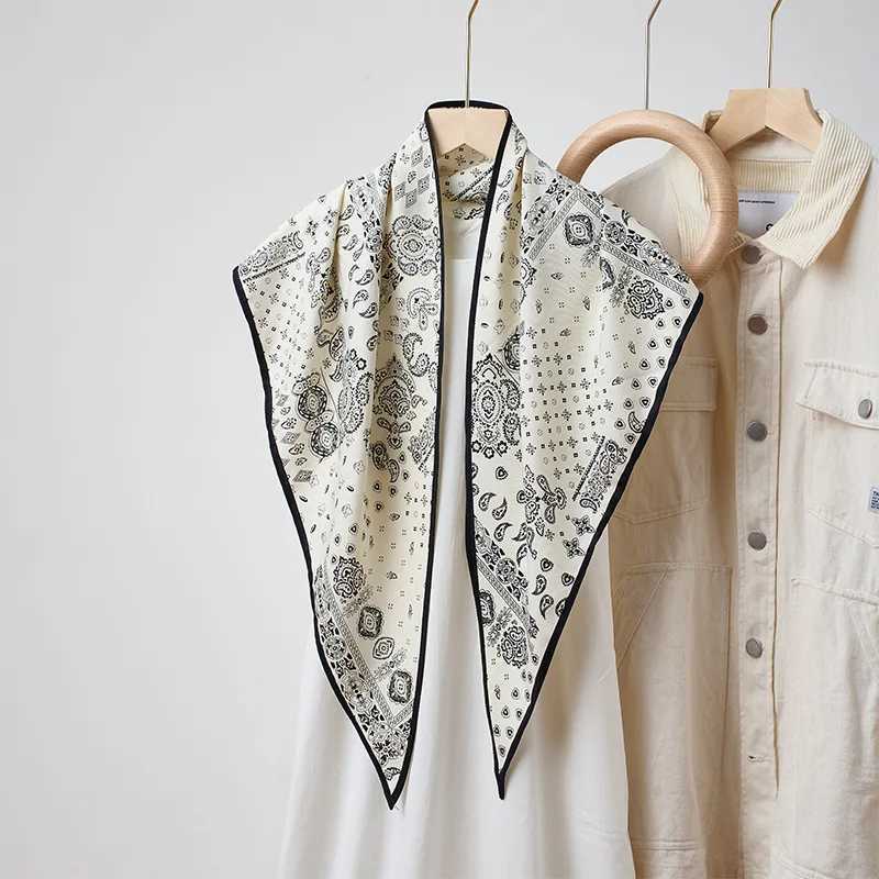 135 85 85Cm Wearing Headscarf Twill Silk Simulation Silk Cool Diagonal Scarf Cashew Print Womens Triangle Silk ScarfW251029