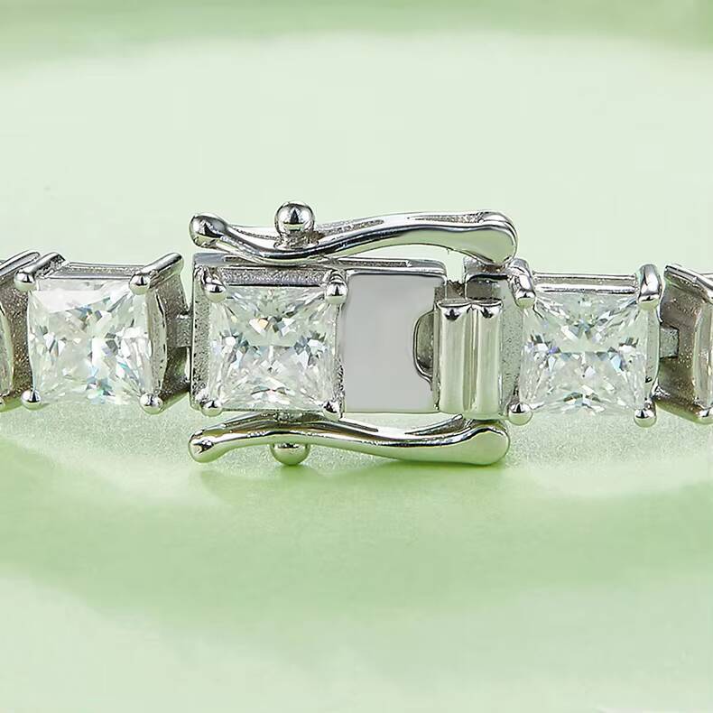 Squareshaped Mosaic Tennis Chain Bracelet in S925 Silver Plated with White Gold Set with Moissanite