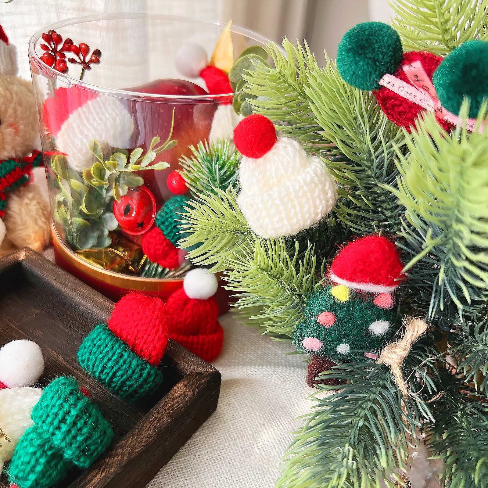 1020pcs Mini Santa Hat Scarf 2024 New Christmas Costume for Cat Rabbit Doll Lollipop Bottle DIY Xmas Party Dinner Decoration C251030