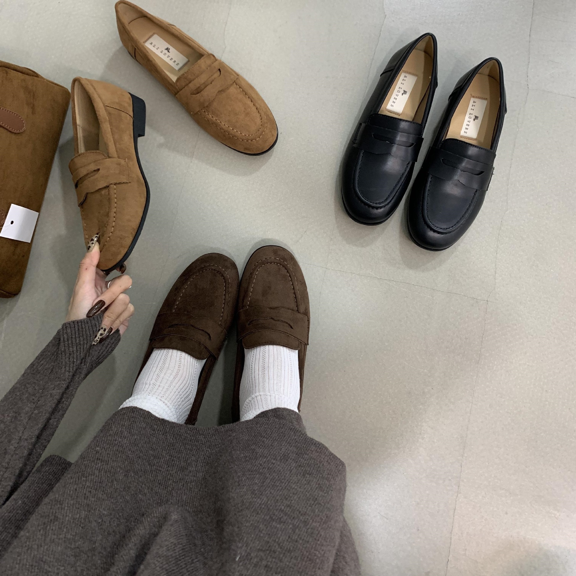 Retro loafers women's new British style one-foot small leather shoes with round toe and thick heels suede shoes