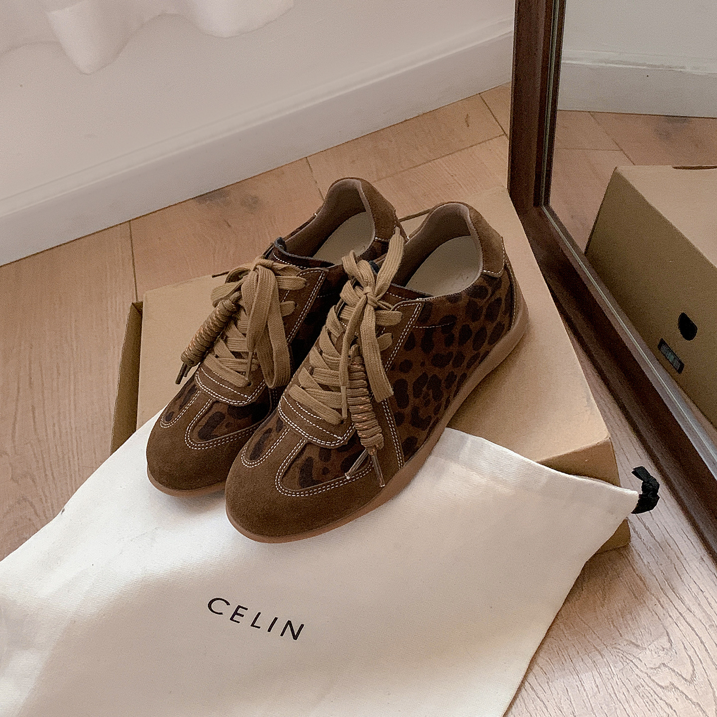 Cowhide lace-up color-blocking round toe versatile casual sneakers women's leather board shoes to increase height training shoes