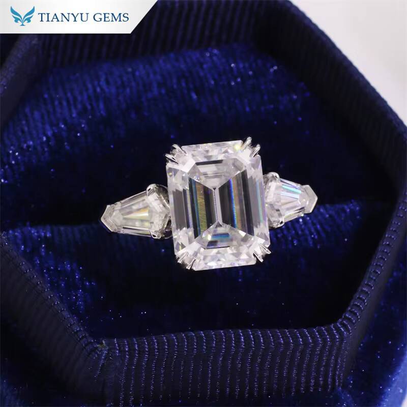 Tianyu Threestone Design Sparkling 10x13mm Emerald Cut Moissanite Diamond Double Prongs Custom 10K 14K 18K Gold Engagement Ring