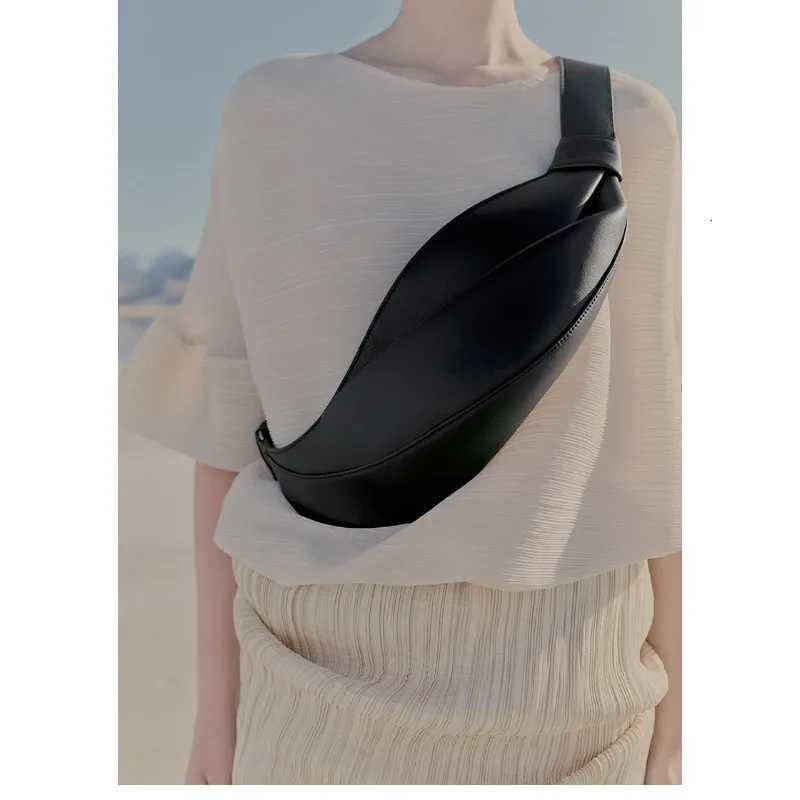 Designer bag New large capacity low shaped persali niche travel smooth cowhide crossbody bag Y251029