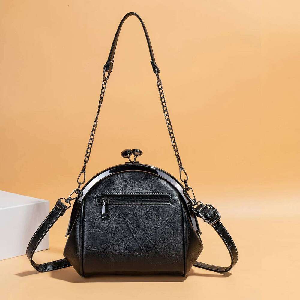 Designer bag 52 2024 New Fashion Chain Shoulder Commuting Temperament Premium Women's Bag