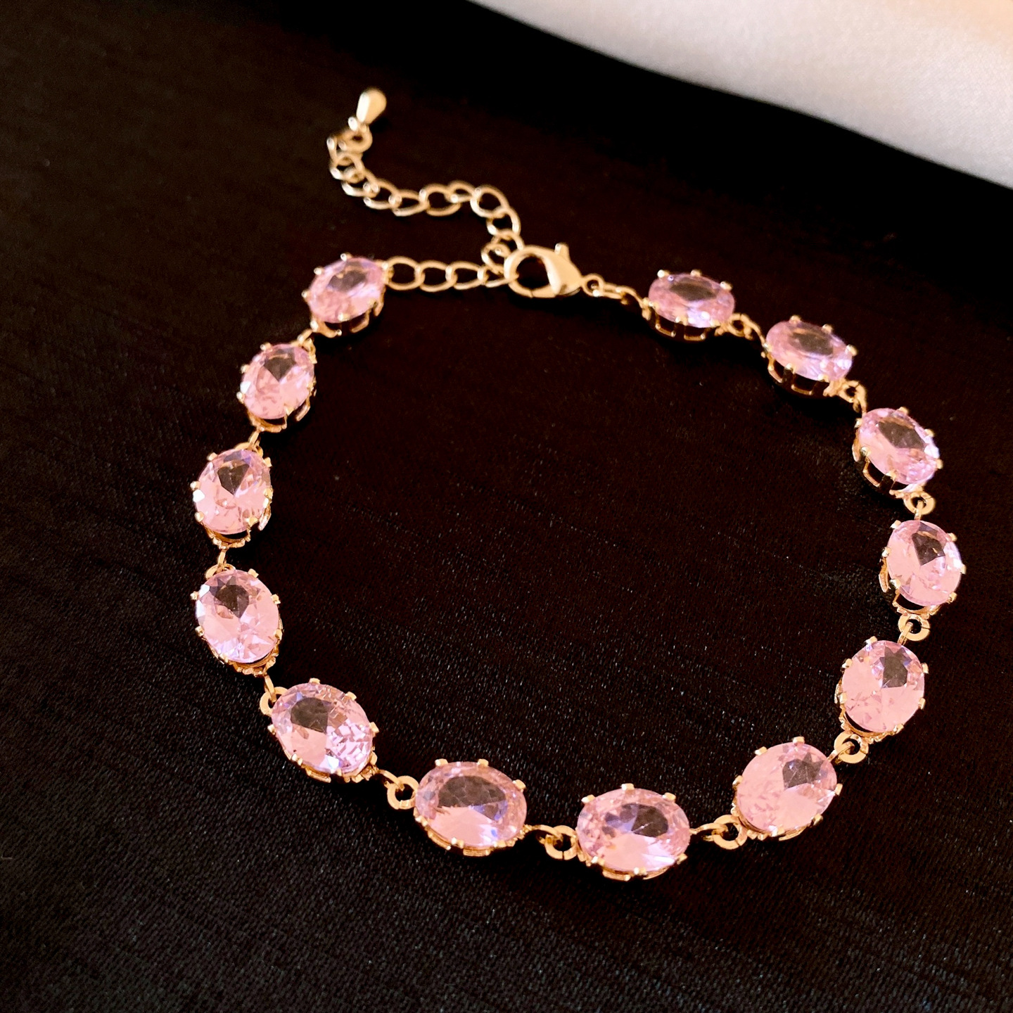 Designer bracelet Fashionable New Vintage Geometric Zircon Bracelet Light Luxury High Grade bracelet Christmas gift free shipping bracelet for women