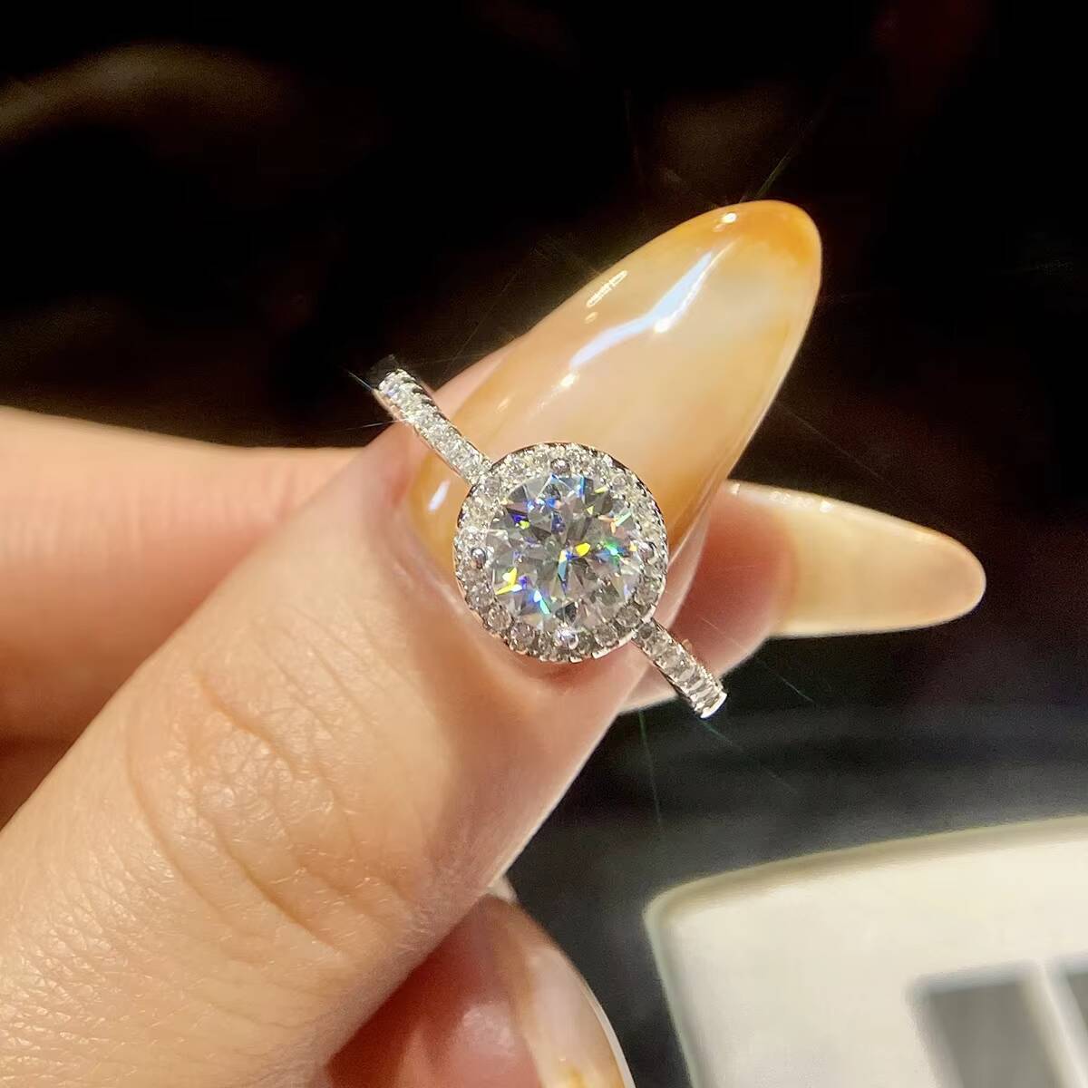 Hotsale Brilliant Round Cut Single halo Diamond Moissanite Ring 925 Sterling Silver 1ct 2ct 65MM Women Engagement Fine Jewelry