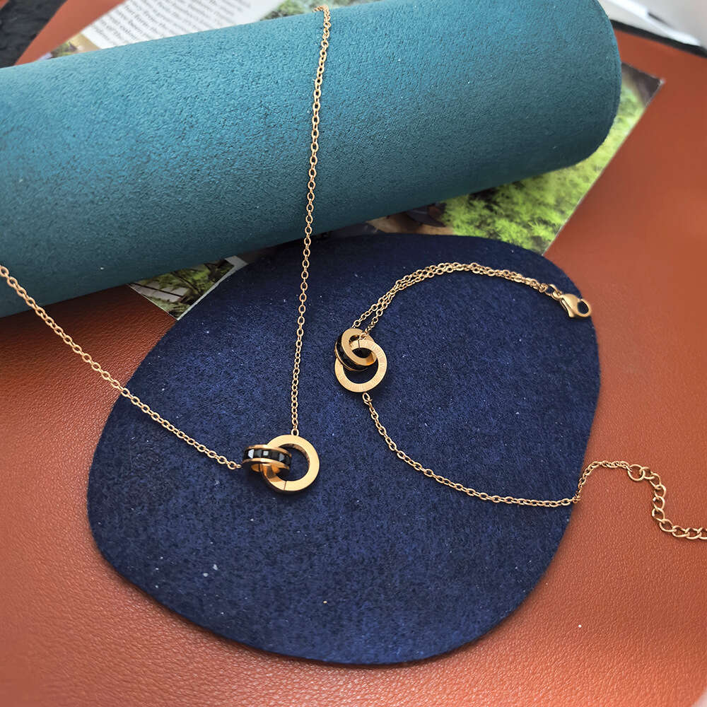 Full Body Titanium Steel High Aesthetic Interlocking Women, Ins Style Korean Version Simple Bracelet for Best Friends, Internet Celebrity