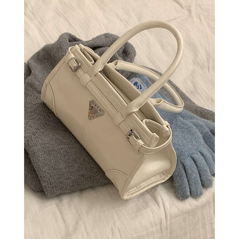 Designer bag Fashion Handbag for Women New Niche Design Single Shoulder Commuter Simple Versatile Crossbody Bag