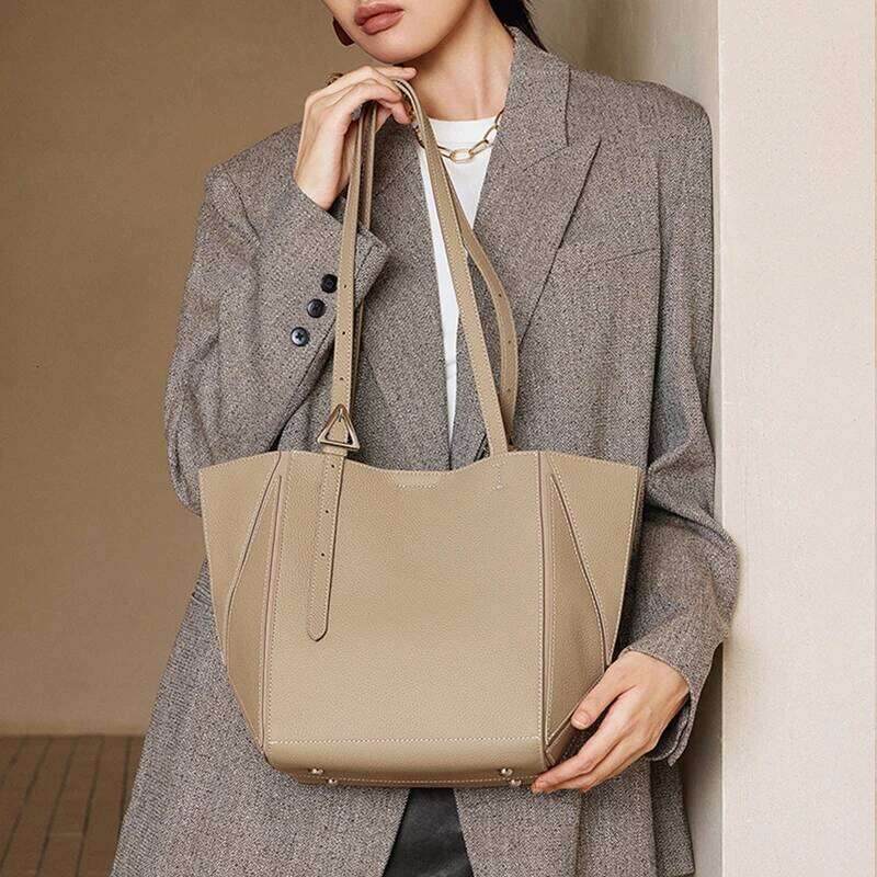 Designer bag 52 Hifashion Cowhide Genuine Leather Tote For Women 2025 Trend Designer Bucket Office Shoulder Bags Shopping Ladies Handbags