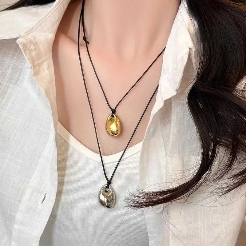 Minimalist Black Leather Rope Necklace Womens Autumn and Winter Simple Fashion Irregular Metal Pendant Long Sweater ChainXJ251030