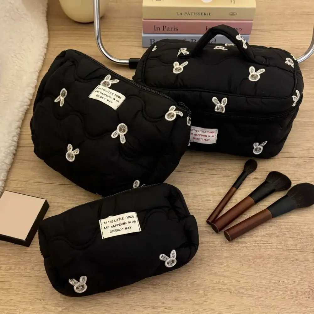High Quality Embroidery Makeup Bag Storage Bag Large Capacity Cosmetic Bag Portable Travel Organizer Toiletry Fashion Washbag J251115