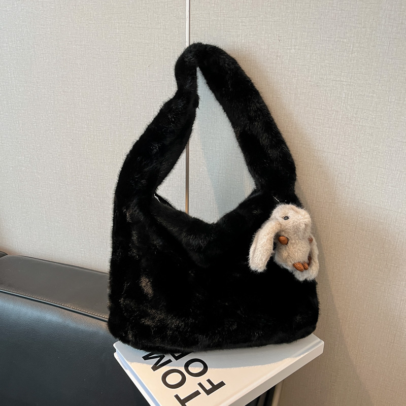 Winter women's fashionable large capacity synthetic leather handbag, casual simple classic work shoulder bag, popular college student fashion cro