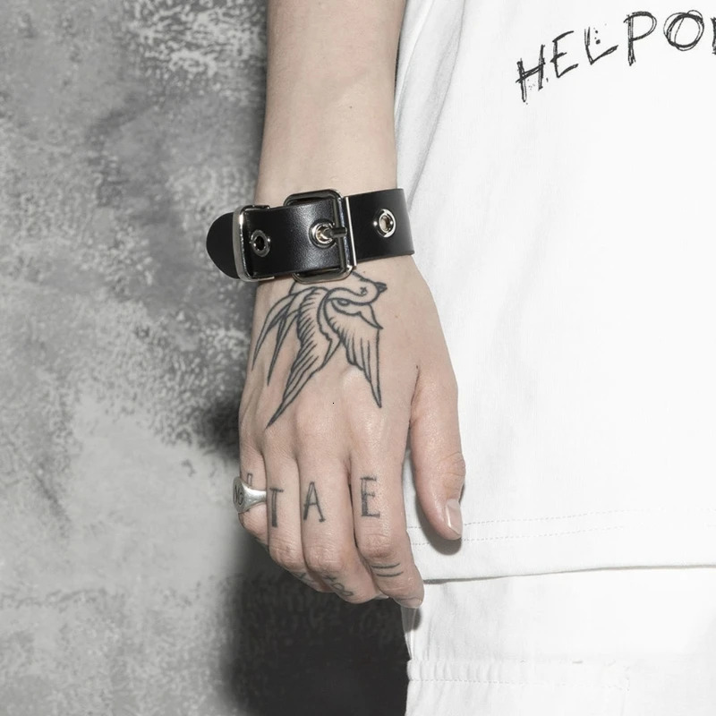 Cool Punk Bracelets Men Women Retro Bracelet Adjustable Wrist Belt Buckle Styles Cuff Bangle Bracelet for Party Club Daily Wear 251028