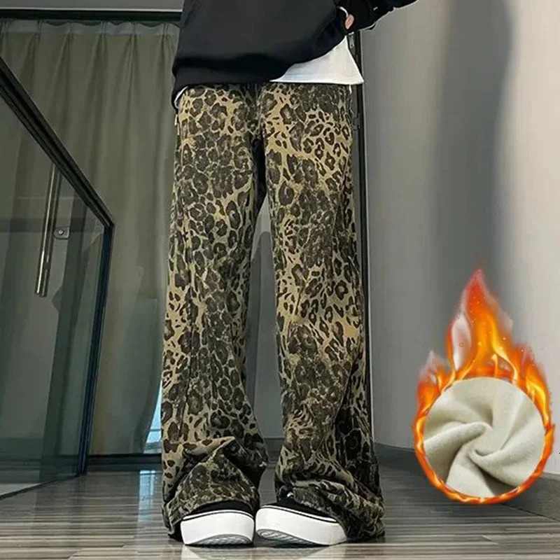 Winter Lady Slim Fit Plush Thermal Jeans Girls Snow Warm Fashion Leopard Print Denim Pants Women Fleece Wide Leg Trousers 251029