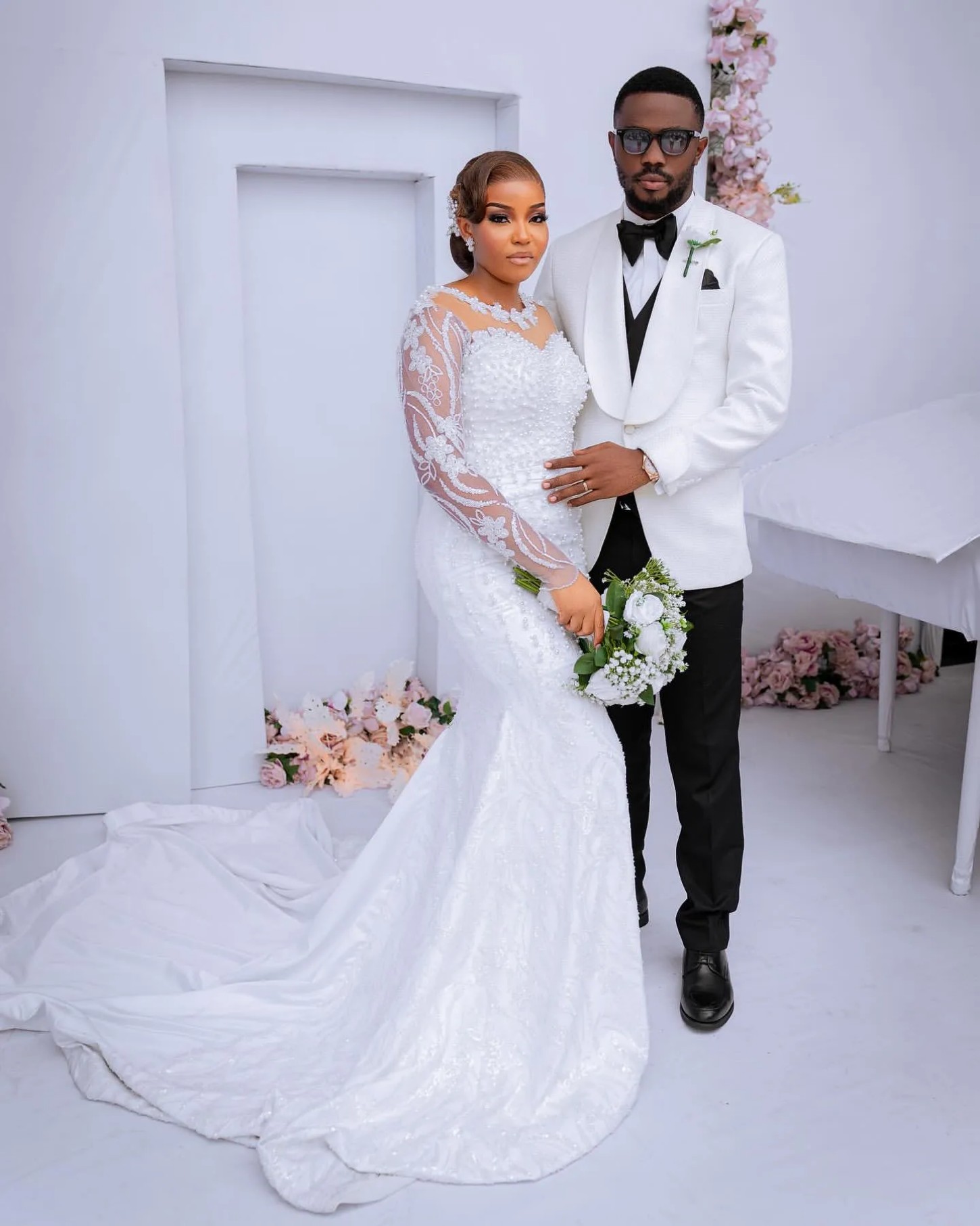 White Mermaid Wedding Dresses Lacefull Pearls Full Sleeves Vintage Bridal Gowns Dress Vestidos De Novia