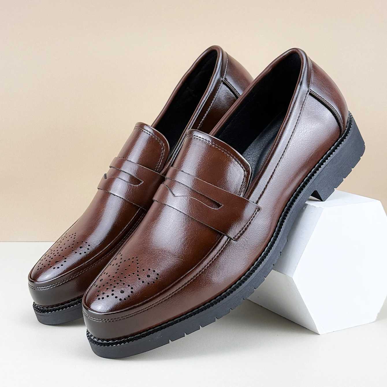 Mens Formal Leather Shoes British Style Oxford Loafers Round Toe Breathable NonSlip Business Dress Wedding Office Casual Shos Z251029