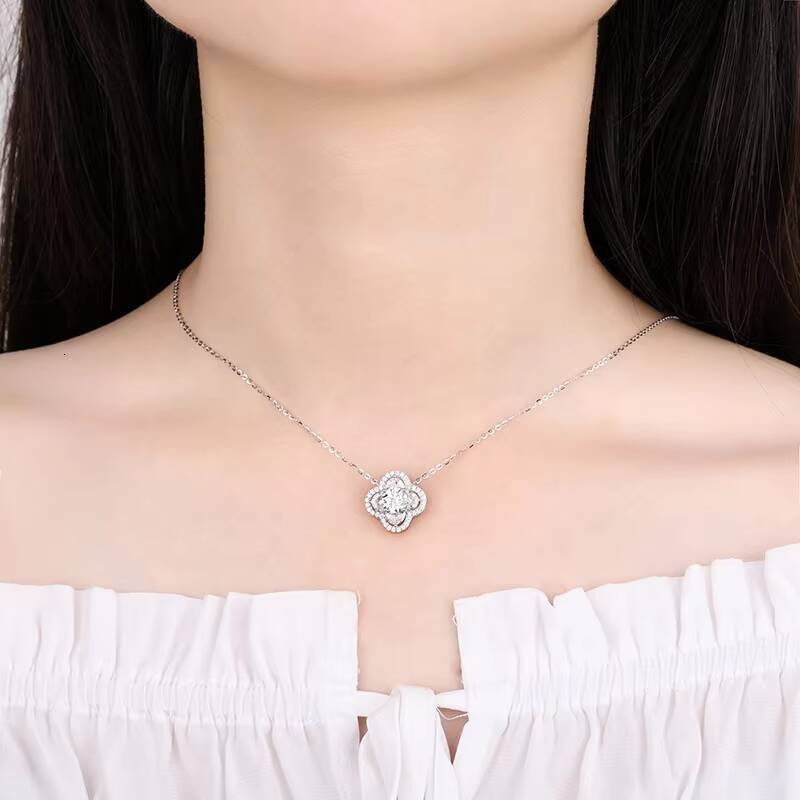 NORELLE 1ct Four Leaf Clover Necklace D Color VVS 925 Sterling Silver Moissanite Necklace with Platinum Plating Lucky Pendant
