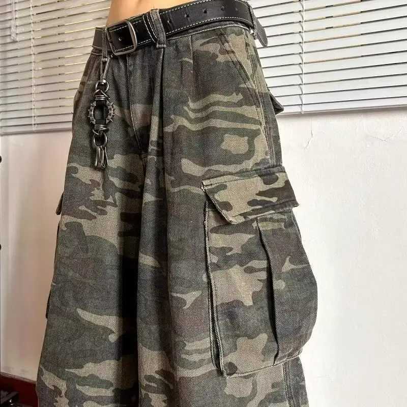 American style denim vintage curved knife style distressed cropped pants camouflage work pants unisex loose straight leg wide le J251030
